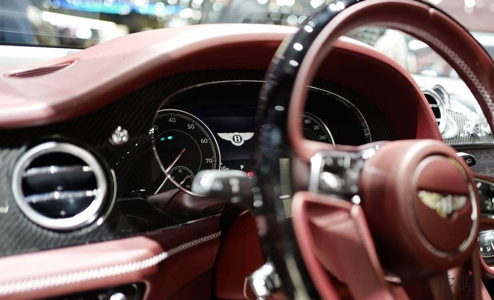 Bentley, Tim Yue