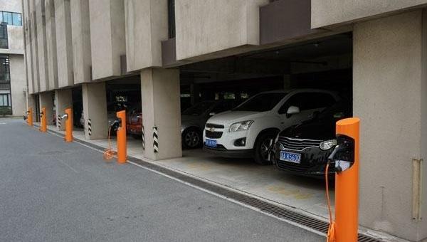 Beijing, Roewe, Tesla, remote